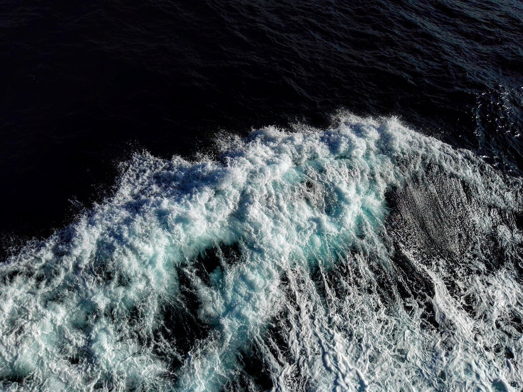 Waves of the Mediterranean Sea, Photograph by Daniela Dägele found on EarthyUniversity and EarthyMe